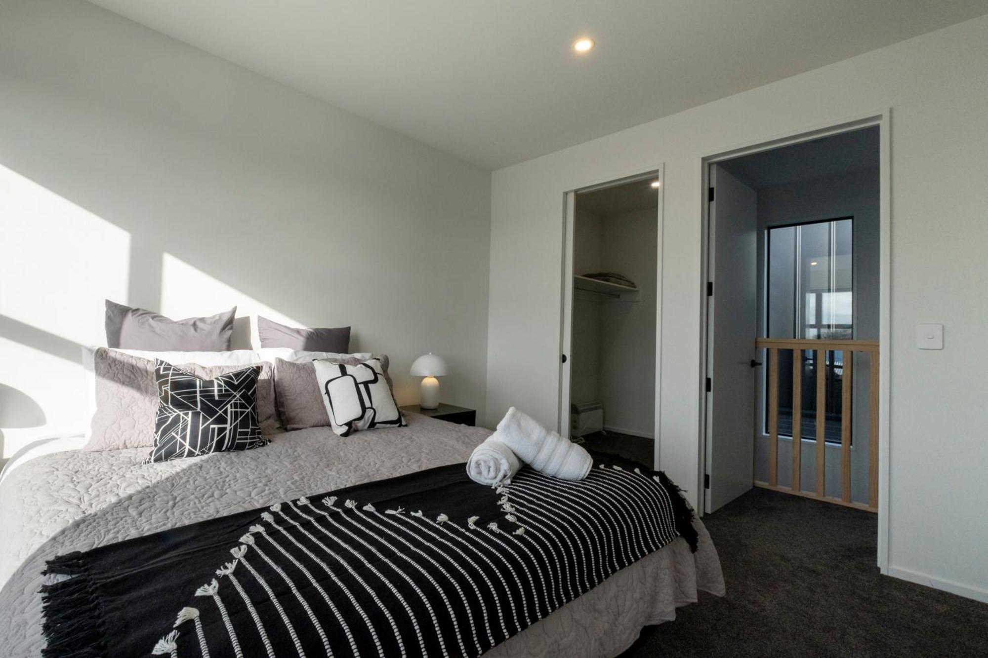 Luxury 2 Bed Townhome In Cbd Christchurch Exterior foto